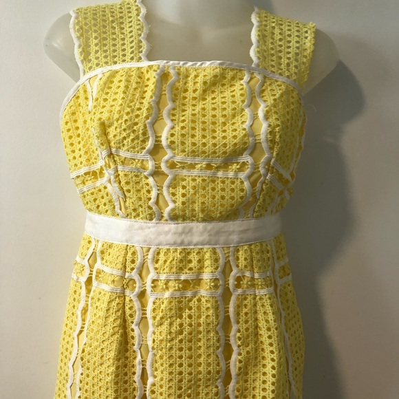 Size small lace trim midi yellow boho dress mod style - Picture 3 of 8